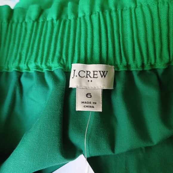 Vibrant Green Scalloped Skirt - Picture 2 of 5